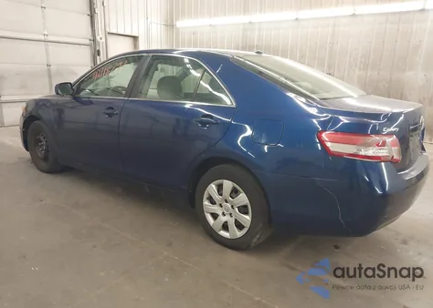 2011 Toyota Camry Le z USA, uszkodzony, nr VIN 4T1BF3EK0BU669122
